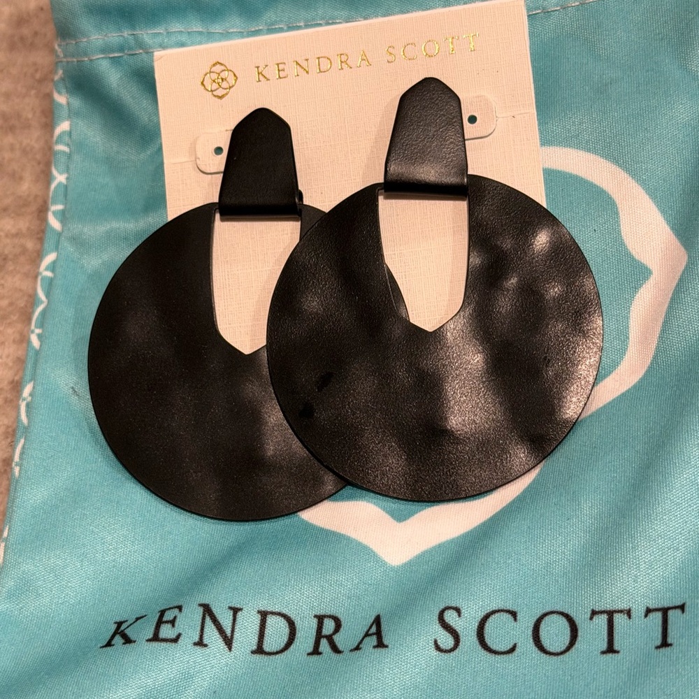Kendra Scott Black Circular Earrings